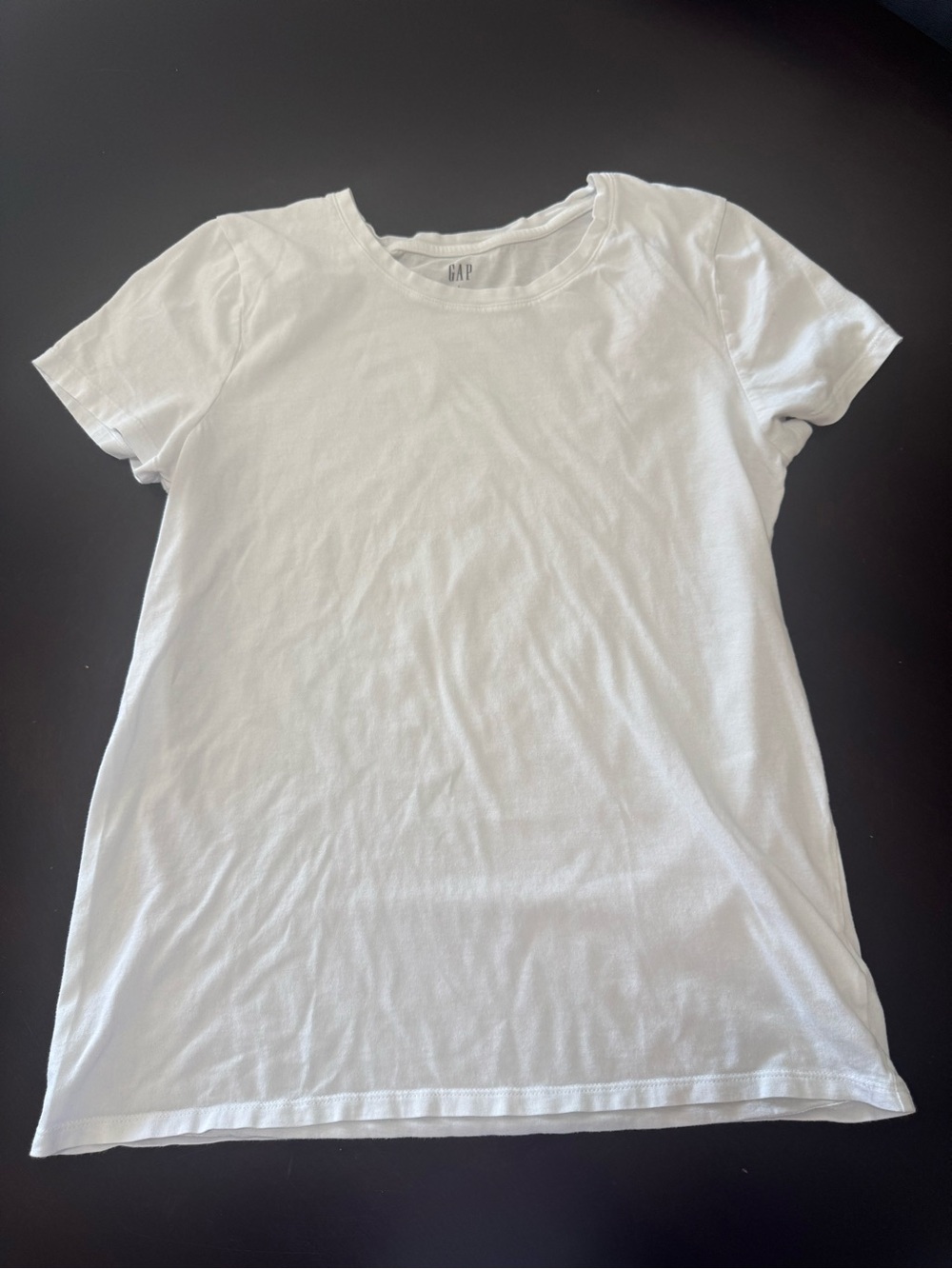 GAP Women's Classic Crew Neck Favorite Tee in White